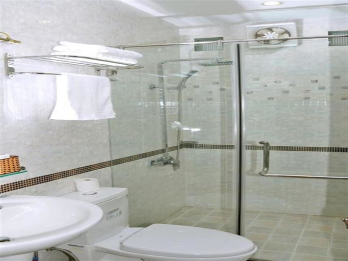 Bathroom 4, Madella Hotel, Ninh Kiều