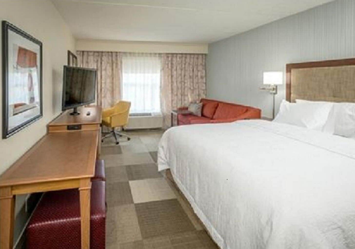 Bedroom 2, Hampton Inn & Suites Lenoir, Caldwell