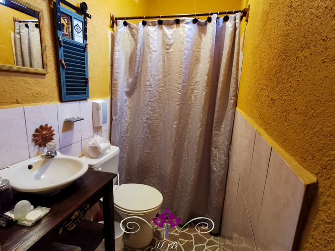 Bathroom 3, Maison Bougainvillea, Antigua Guatemala