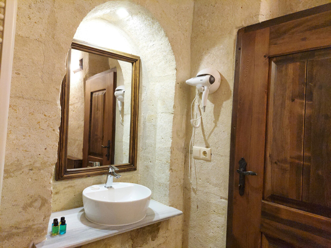 Bathroom 5, Armesos Cave Hotel, Ürgüp