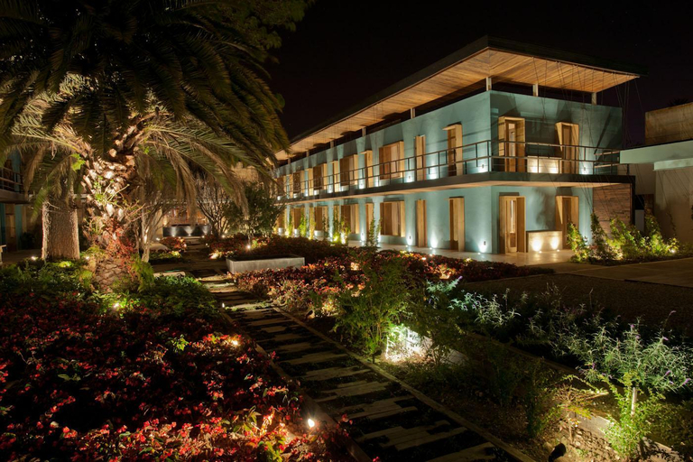 Exterior & Views