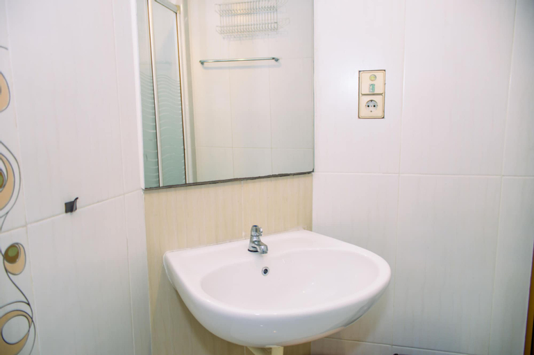 Bedroom 5, Nice And Spacious 3Br At Kondominium Golf Karawaci Apartment, Tangerang