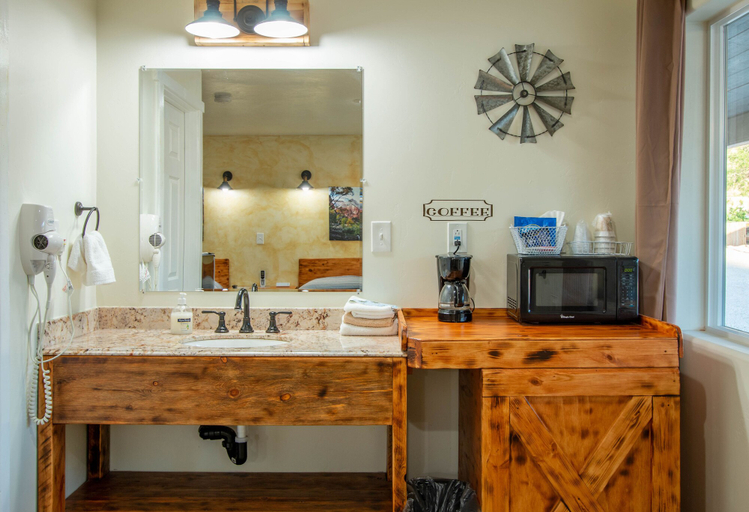 Bathroom 3, Hurricane Hideaway Lodging, Washington