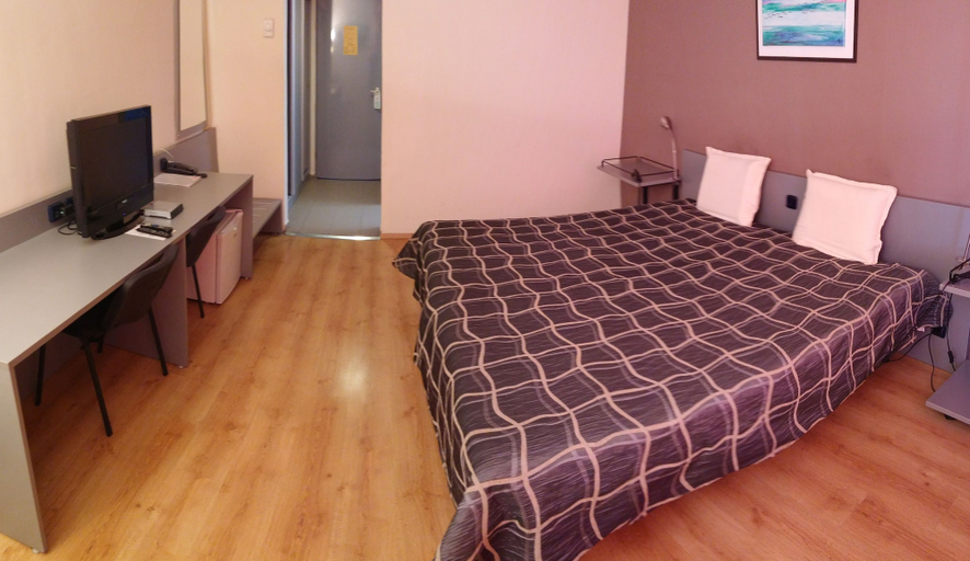 Bedroom 3, ATM Centre Hotel, Stolichna