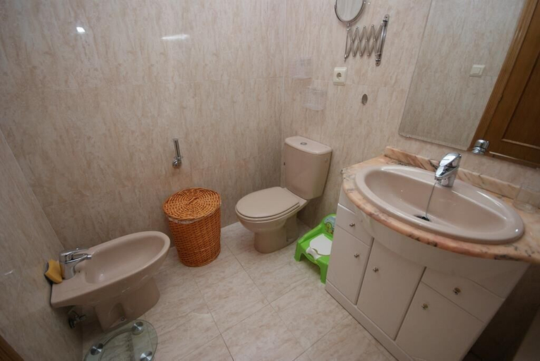 Bathroom 4, Apartamento Puerto Romano, Alicante