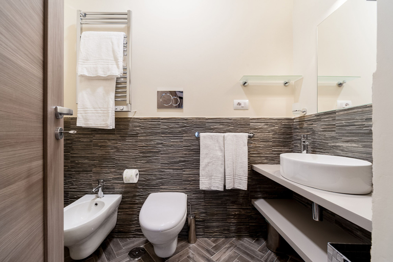 Bathroom 4, Foro Romano Luxury Suites, Rome