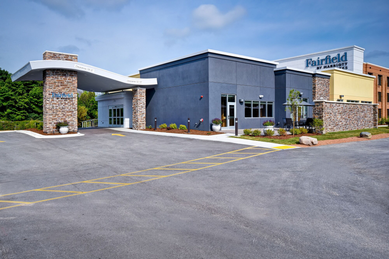 Exterior & Views 2, Fairfield Inn & Suites by Marriott Milwaukee North, Milwaukee