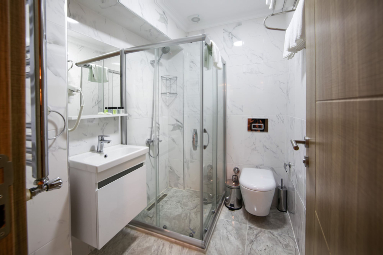 Bathroom 5, Seven Roses Apart Hotel, Fatih