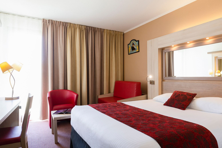Bedroom 4, Logis Hotels, Hôtel Aquilon, Saint-Nazaire, Loire-Atlantique