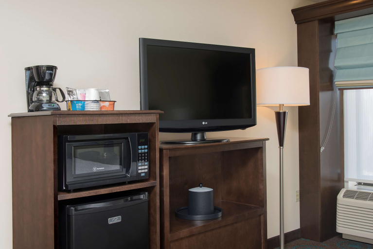Others 5, Hampton Inn and Suites Kokomo, Howard