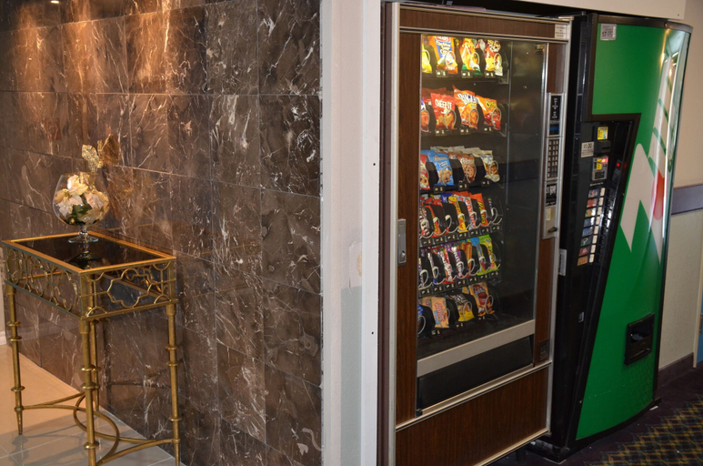 Food & Drinks 5, Days Inn by Wyndham Southern Hills/ORU, Tulsa