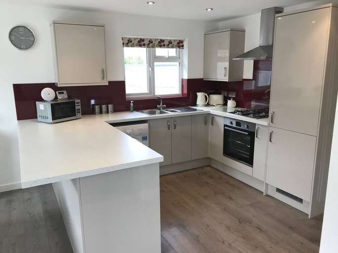 Others 5, Beautiful Refurbished Home - Short Walk to the Beach, Cornwall