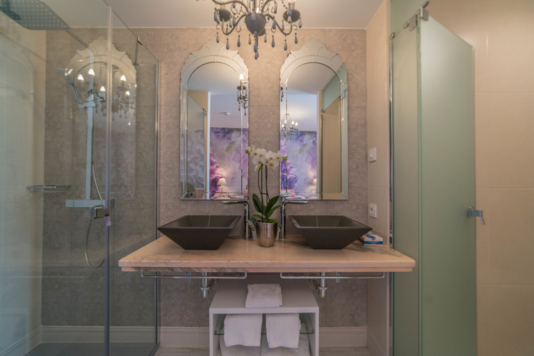 Bathroom 4, Rey Don Pedro Luxury Home, Sevilla