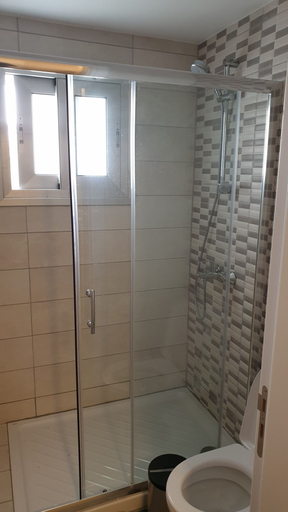 Bathroom 4, La Veranda Hotel, Larnaca