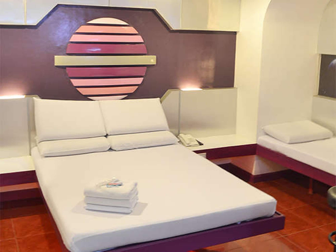 Bedroom 2, Astrotel Anonas, Quezon City