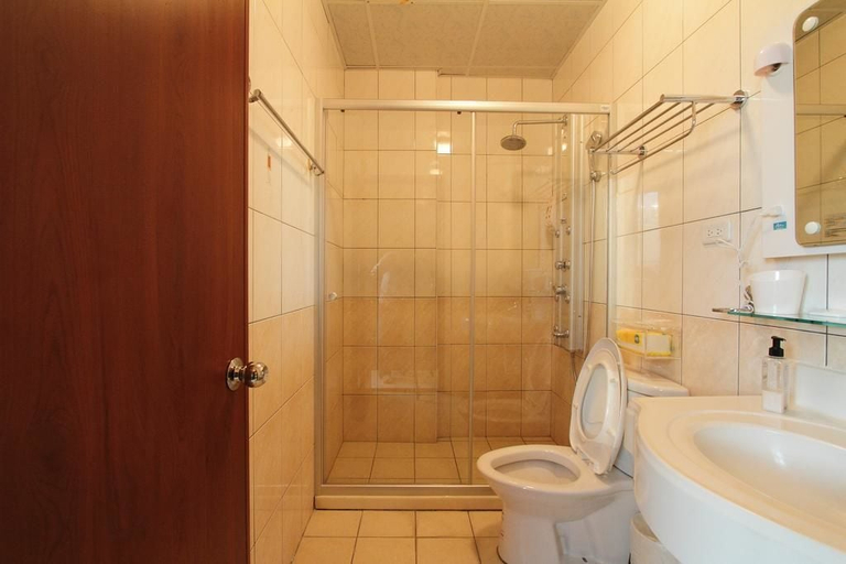 Bathroom 2, Hilarity B&B, Hualien