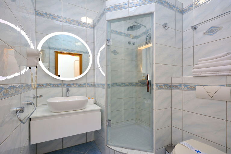 Bathroom 3, Hotel Adriana, Split