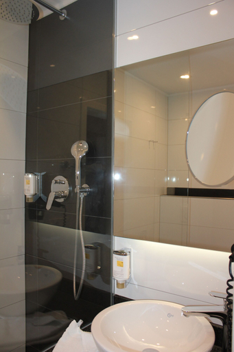 Bathroom 5, Hotel Sonderfeld, Rhein-Kreis Neuss