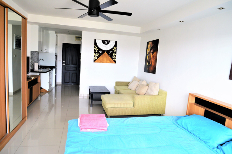 Pattaya Plaza Condotel large studio apartment Sukhumvit, Pattaya