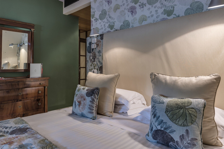 Bedroom 3, Augustus Hotel & Resort, Lucca