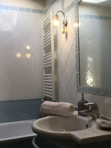 Bathroom 5, JFK b & b, Rome