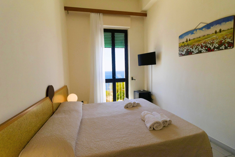 Bedroom 2, Albergo Palazzo, Lecce