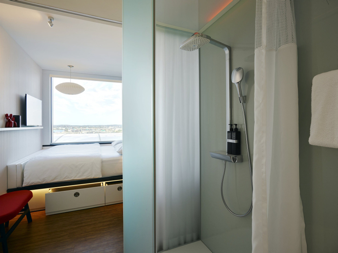 Bedroom 4, citizenM Boston North Station, Suffolk