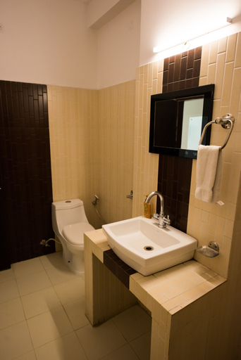 Bathroom 4, Eclat Suites Mint Gomti Nagar, Lucknow