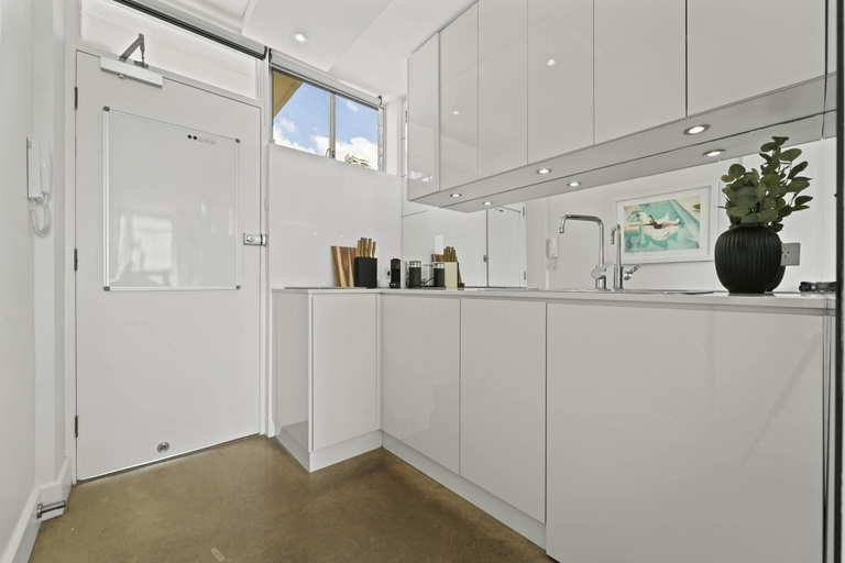 Others 5, Modern Potts Point Studio, Sydney