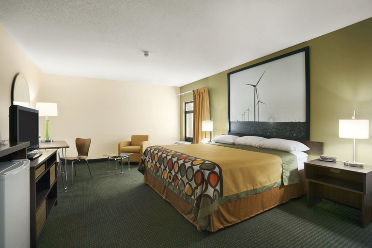 Bedroom 4, Super 8 by Wyndham Columbia City, Whitley