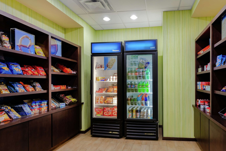 Food & Drinks 5, Hampton Inn & Suites Adairsville-Calhoun Area, Bartow