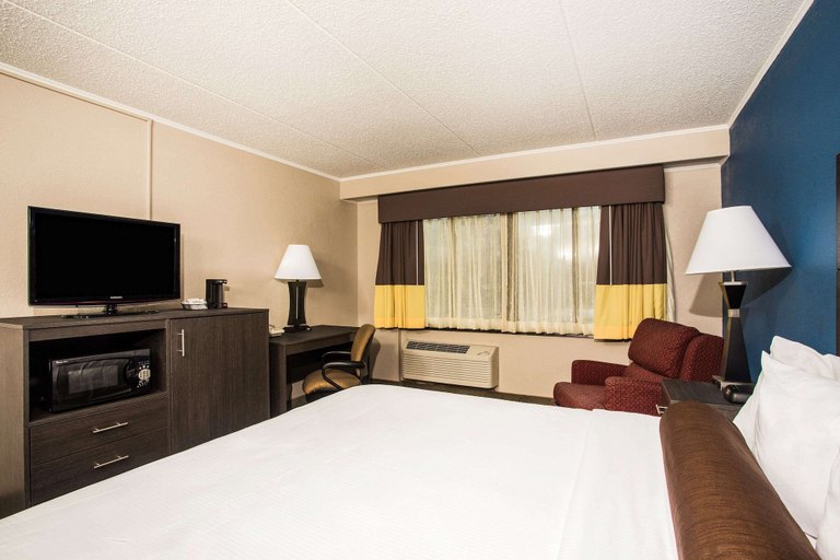 Bedroom 3, Baymont by Wyndham Appleton, Outagamie