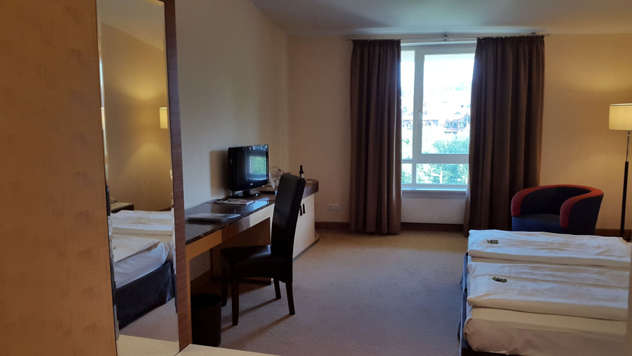 Bedroom 2, Sorat Insel-Hotel Regensburg, Regensburg