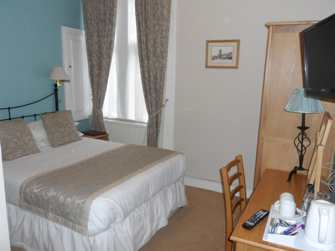 Bedroom 3, Corinium Hotel & Restaurant, Gloucestershire