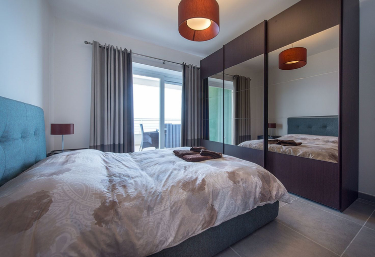 Bedroom 3, Seafront Luxury Apartment Incl Pool