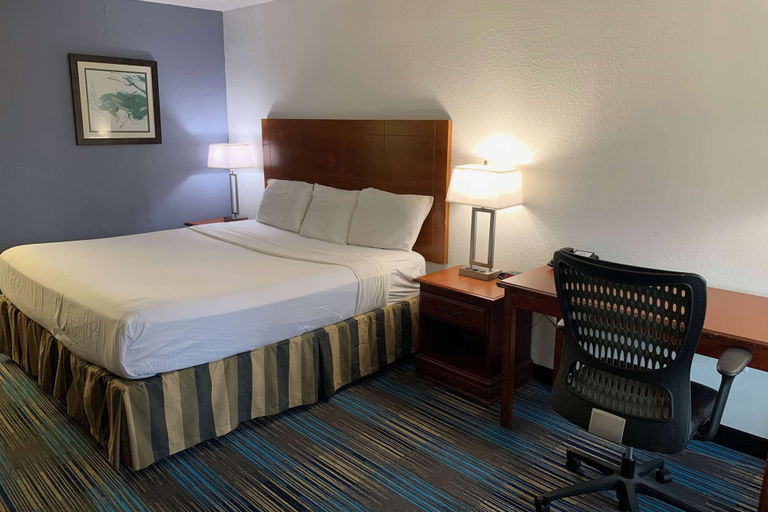 Bedroom 3, Travelodge by Wyndham Mobile Al, Mobile