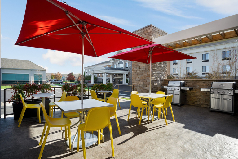 Food & Drinks 5, Home2 Suites by Hilton New Brunswick, NJ, Middlesex
