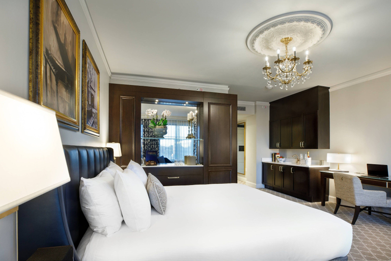 Bedroom 2, Hotel Carmichael, Autograph Collection, Hamilton