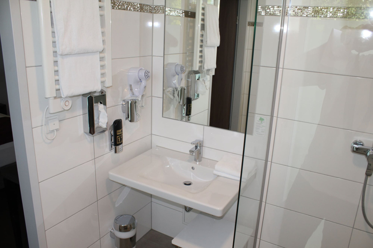 Bathroom 5, Arena an der Friedberger Warte, Frankfurt am Main