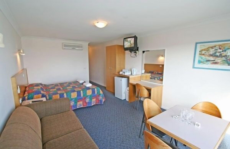 Bedroom 2, A Great Ocean View Motel, Colac-Otway - South