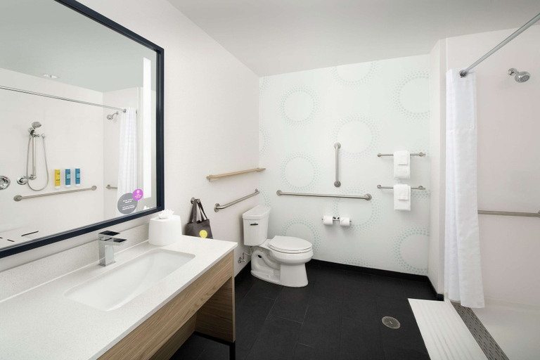Bathroom 4, Tru by Hilton Denver Airport Tower Road, Denver