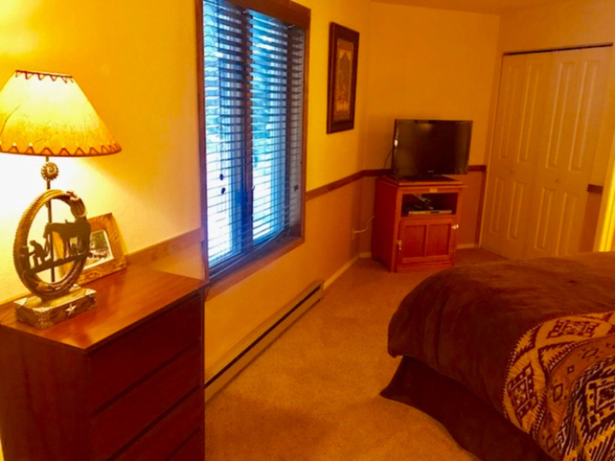 Bedroom 2, Starlight, Colfax