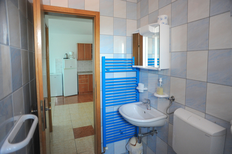 Bathroom 4, Vila Caska, Novalja