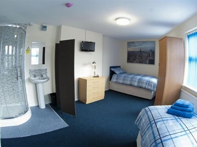 Bedroom 5, Liverpool Gateway Inn, Sefton