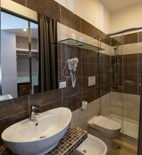 Bathroom 4, Antico Hotel Moderno, Livorno