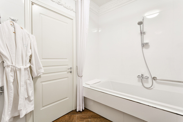 Bathroom 5, Grand Hotel OKA PREMIUM, Nizhniy Novgorod gorsovet
