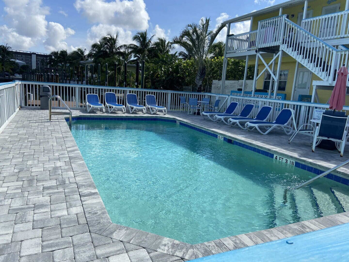 Sport & Beauty 4, Holiday Court 03 - Marlin, Lee