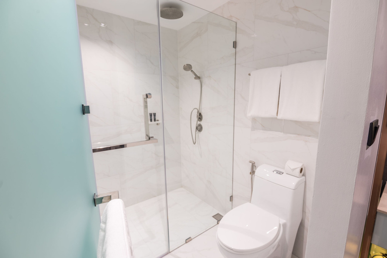 Bathroom 5, Sora Hotel Silom, Bang Rak