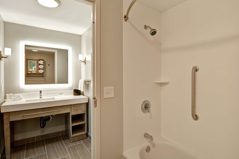Bathroom 4, Homewood Suites by Hilton Hadley Amherst, Hampshire