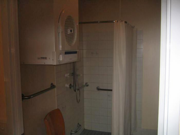 Bathroom, South Hedland Motel, Port Hedland